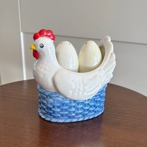 Ceramic Chicken Salt and Pepper Shaker Egg Set